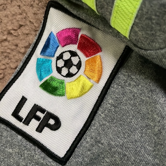 Fly Emirates jersey - Picture 5 of 5